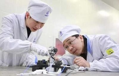 敢為中國先!博士導(dǎo)師攻克超材料技術(shù),為殲20發(fā)動機減輕10%負擔